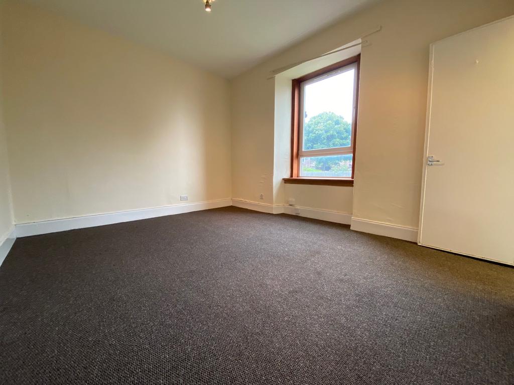 2/3, 73 Hilltown,DUNDEE, DD3 7AD 1 bed flat £400 pcm (£92 pw)