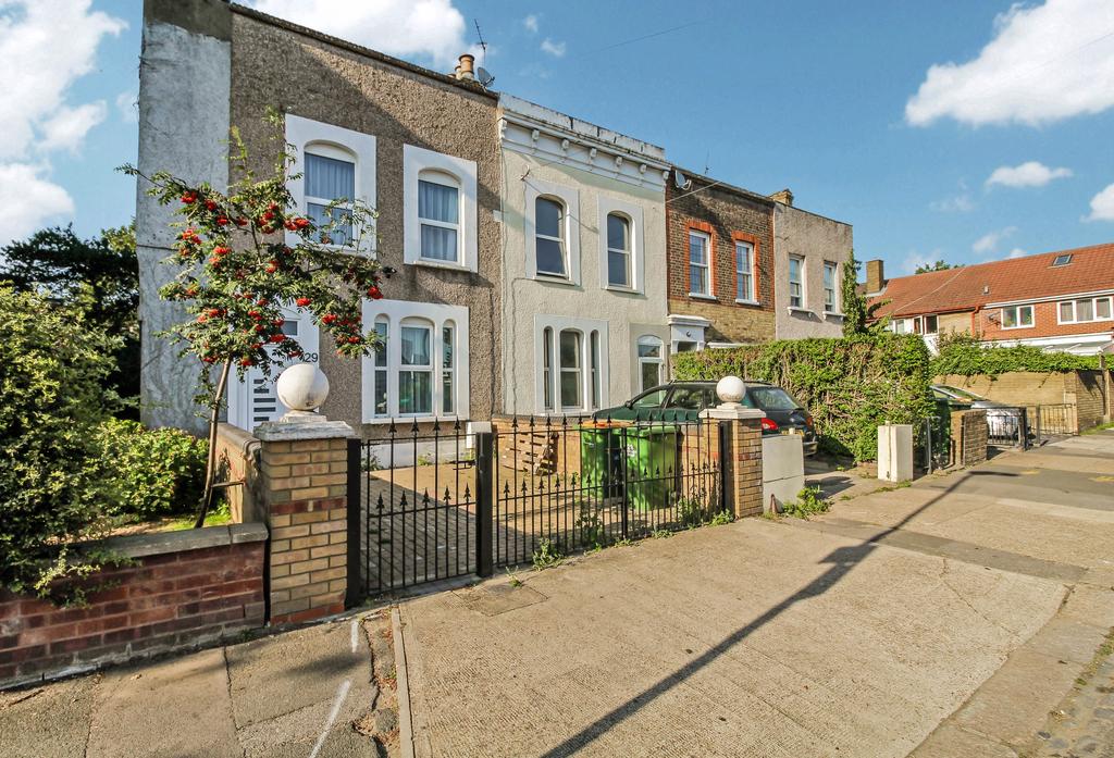 Gurney Road, Stratford E15 4 bed terraced house £2,595 pcm (£599 pw)