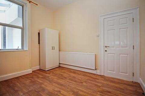 4 bedroom terraced house to rent, Gurney Road, Stratford E15