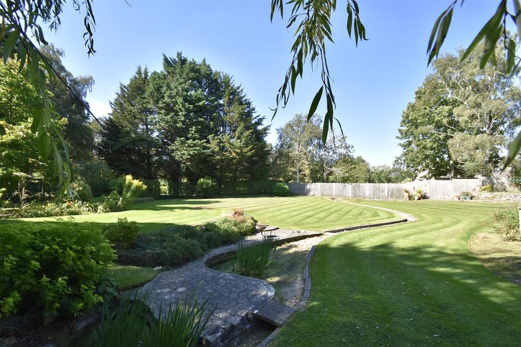 Church Lane, Weston On The Green 3 bed country house £850,000