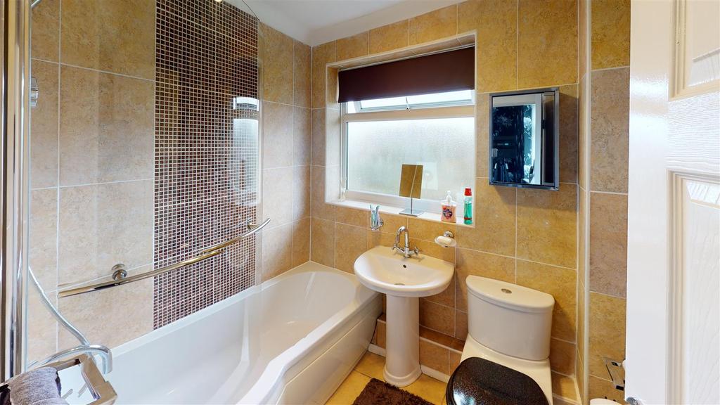 160-Hinckley-Road-Bathroom