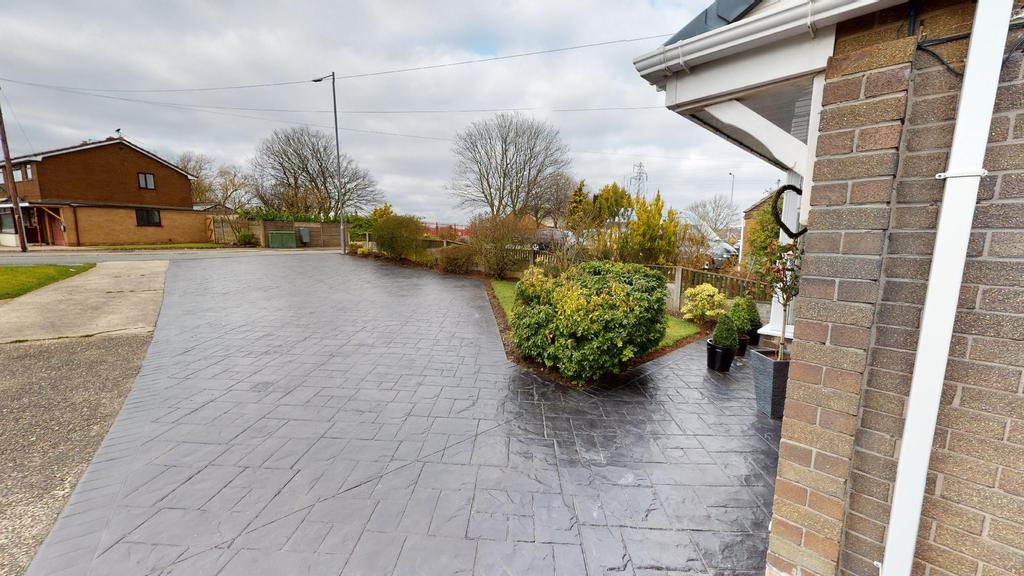 160 Hinkley Road Driveway