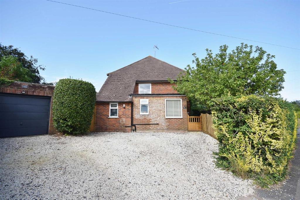 Greenhill Way, Farnham 3 bed semidetached house £565,000