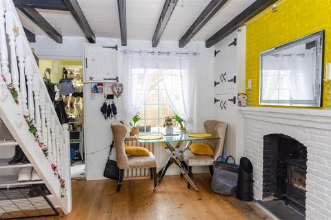 1, Sunkist Cottage Beck Lane, Easington, Hull, HU12 0TX