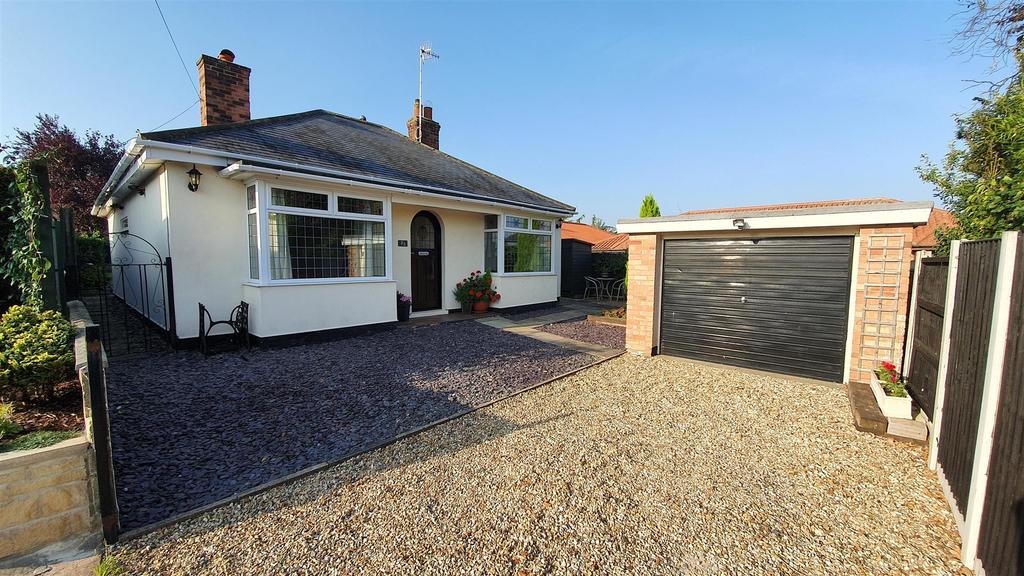 Grantham Road, RadcliffeOnTrent 2 bed detached bungalow £295,000