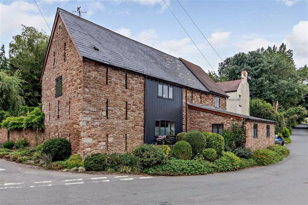 Ross on Wye, Herefordshire 4 bed detached house £600,000