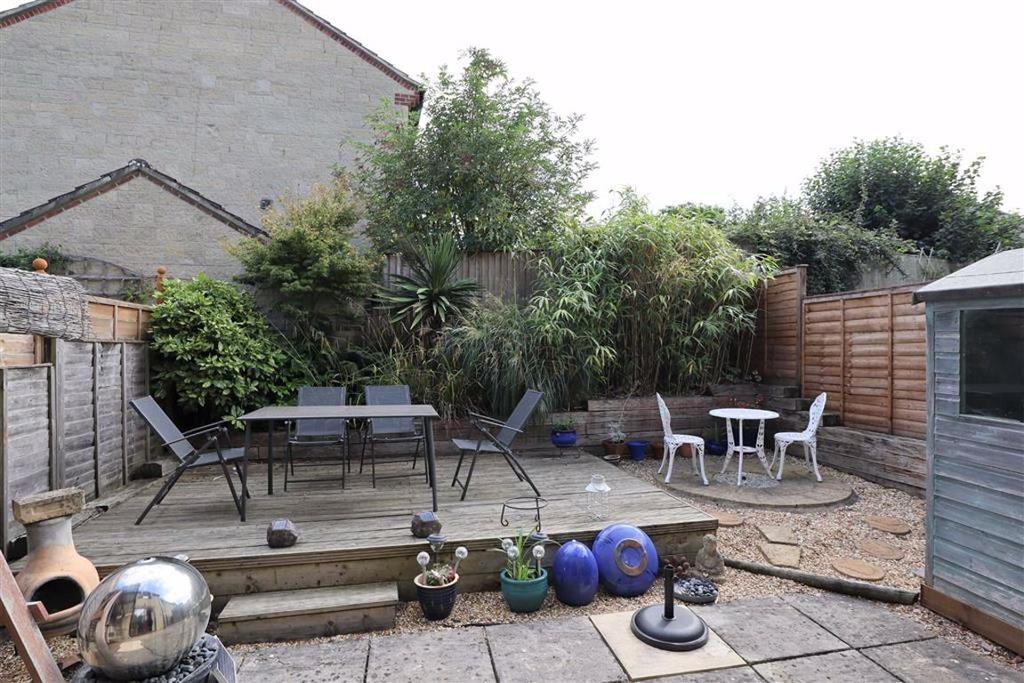 Wenhill Heights, Calne 3 bed terraced house £239,995