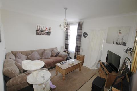 67 West Road, Shoeburyness, Southend-on-sea, SS3 9DT