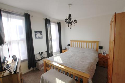 67 West Road, Shoeburyness, Southend-on-sea, SS3 9DT