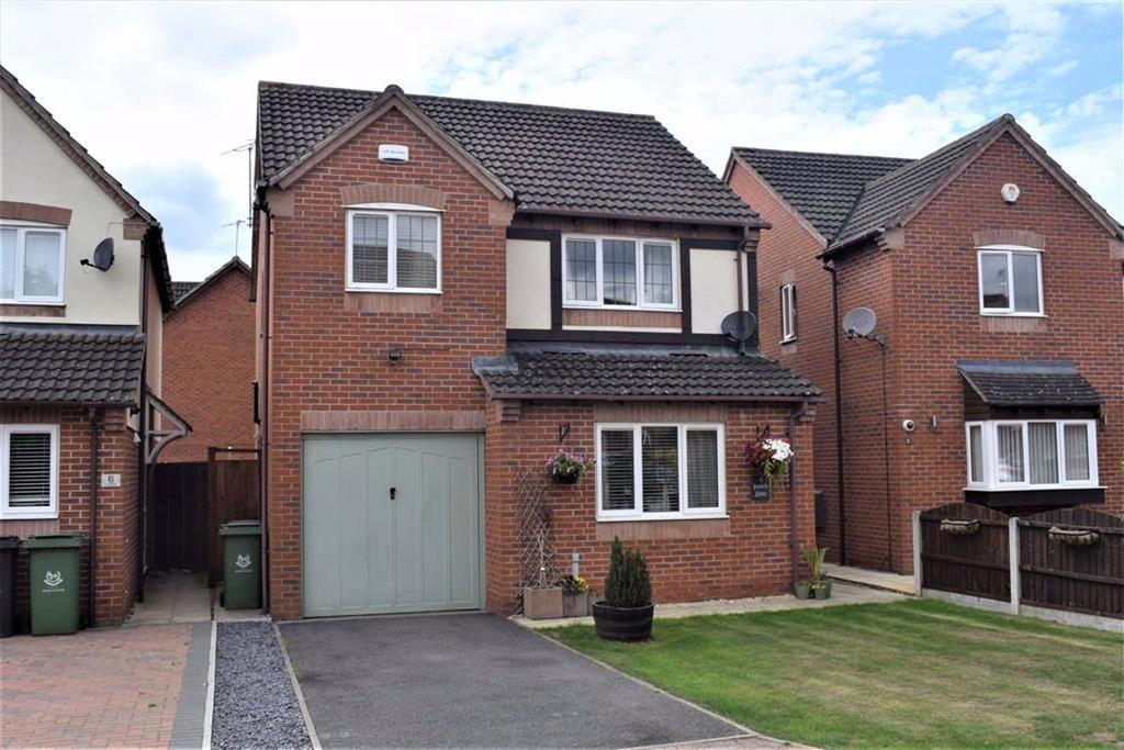 Lundy Row, St Peters, Worcester 3 bed detached house £340,000
