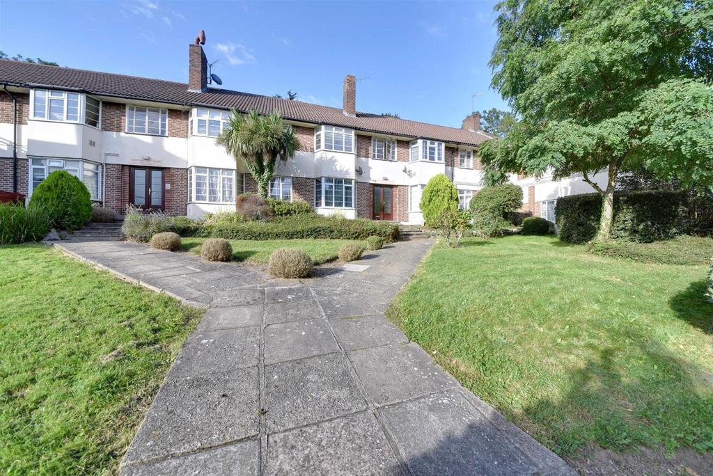 Bunns Lane, Mill Hill 3 bed flat £400,000