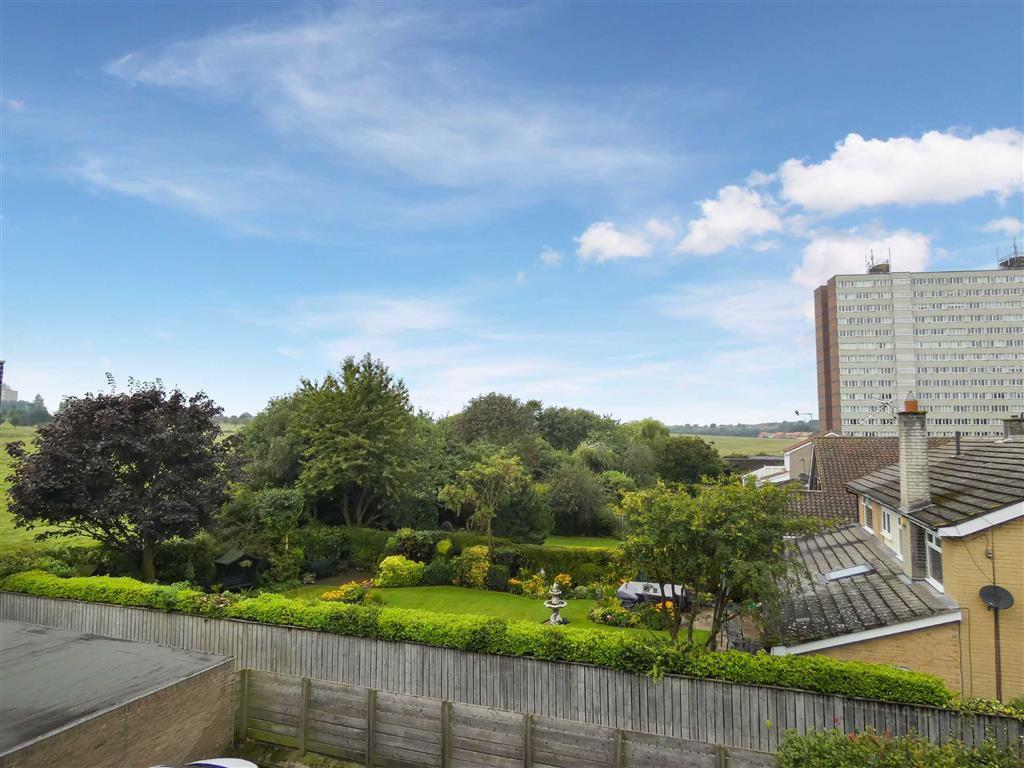 Albany Mews, Gosforth 2 bed flat £200,000