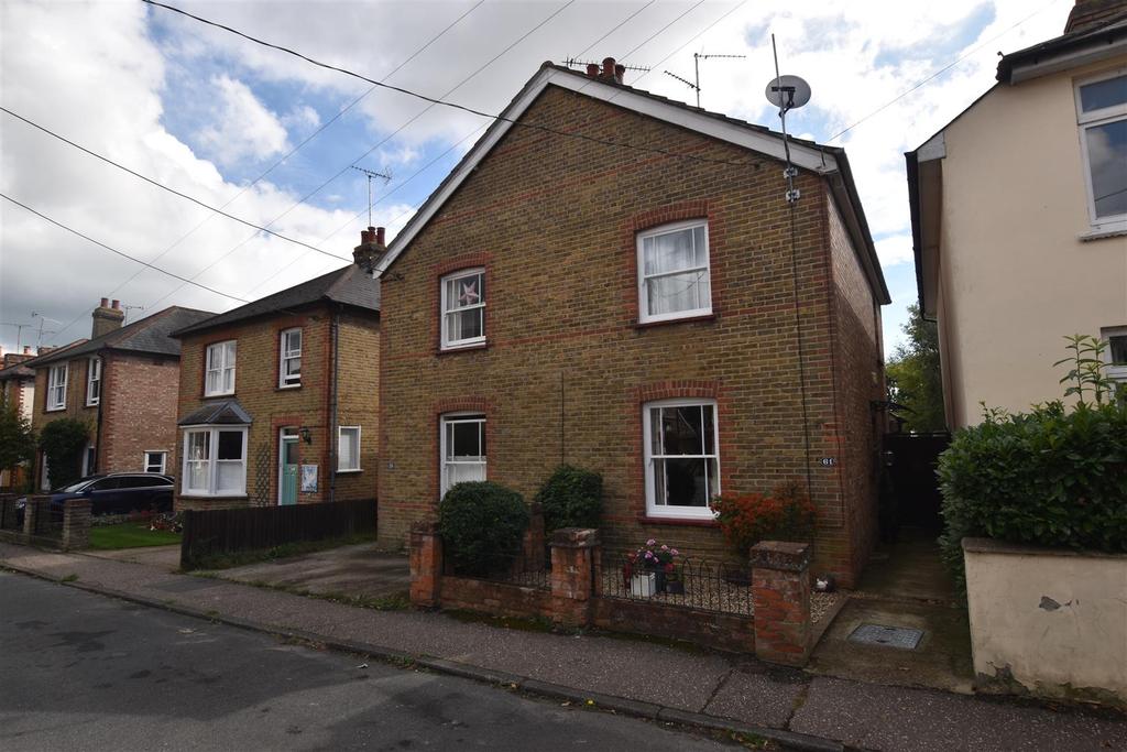 Tenterfield Road, Maldon 3 bed semidetached house £385,000