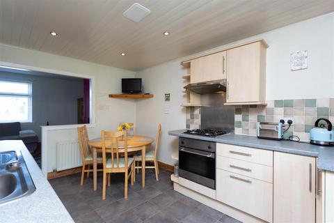 15a Ballantrae Road, Dundee, DD4 8PL