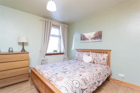 15a Ballantrae Road, Dundee, DD4 8PL