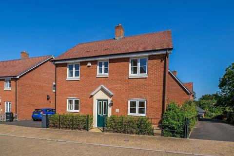 15 Barrow Close, Salisbury, SP2 8FJ