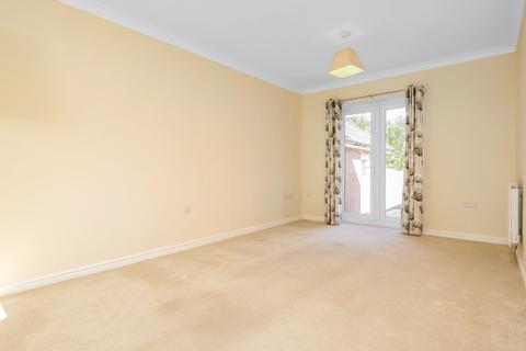 15 Barrow Close, Salisbury, SP2 8FJ