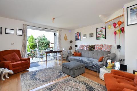 1, Finch Heights Fairlight Road, Hastings, TN35 5ED