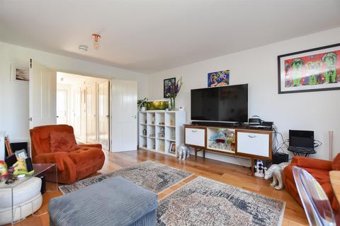 1, Finch Heights Fairlight Road, Hastings, TN35 5ED