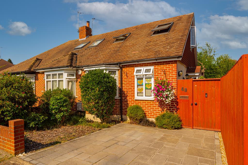 Kendor Avenue, Epsom 4 bed semidetached house £750,000