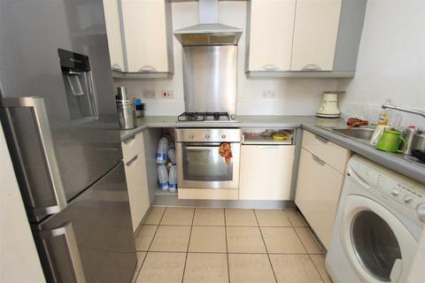 1 bedroom flat for sale, Saunders Close, Seven Kings