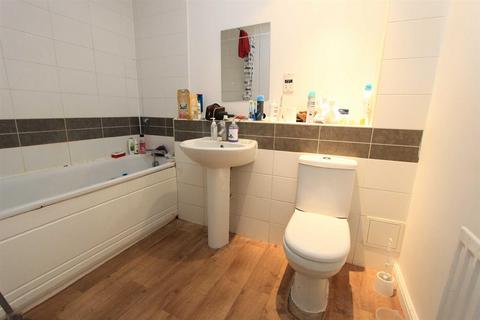 1 bedroom flat for sale, Saunders Close, Seven Kings