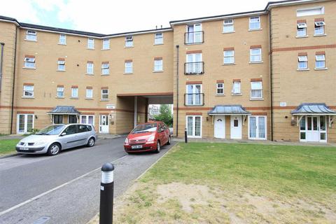 1 bedroom flat for sale, Saunders Close, Seven Kings