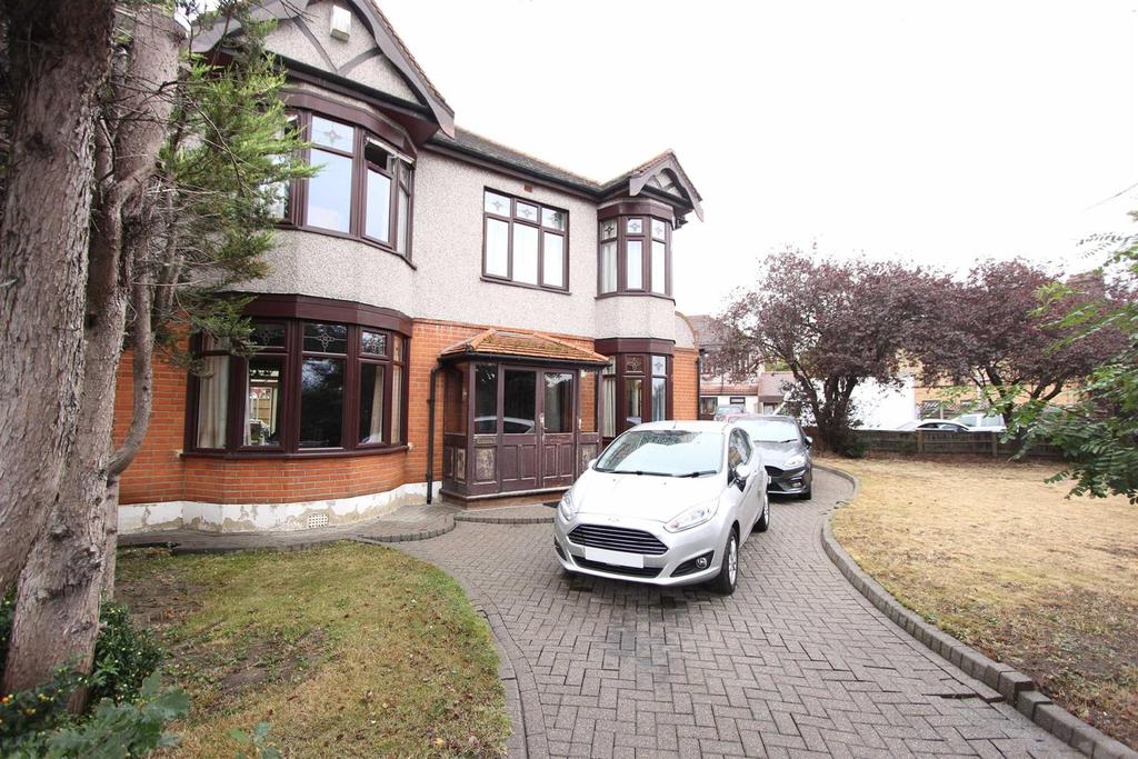 Goodmayes Lane, Ilford 6 bed end of terrace house £785,000
