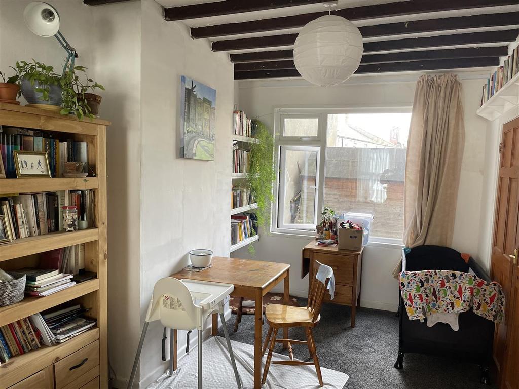 Whiteway Road, Bristol 2 bed property £1,100 pcm (£254 pw)