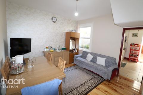 23 Rixsen Road, London, E12 6RN
