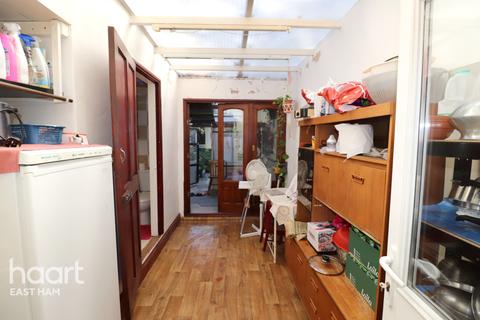 23 Rixsen Road, London, E12 6RN