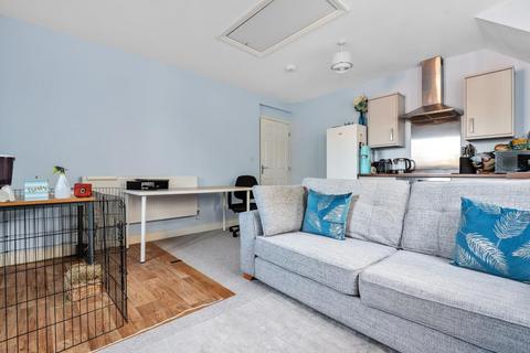 2 bedroom flat for sale - Chippenham,  Wiltshire,  SN14