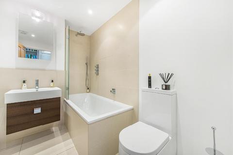 34a Rosebery Road, London, N10 2LH