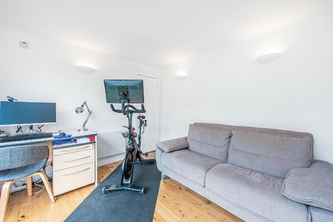 34a Rosebery Road, London, N10 2LH