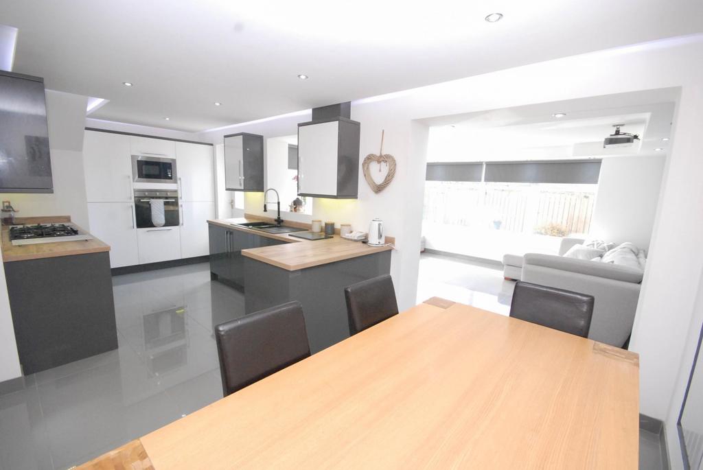 Cedar Drive, Jarrow 3 bed detached house £235,000