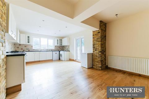 13 Stoneleigh Avenue, Worcester Park, KT4 8XX