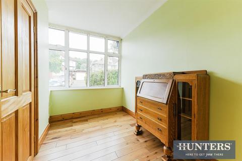 13 Stoneleigh Avenue, Worcester Park, KT4 8XX