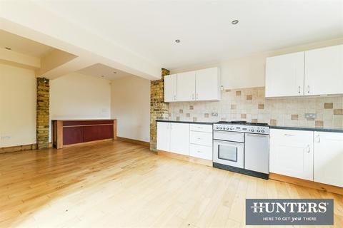 13 Stoneleigh Avenue, Worcester Park, KT4 8XX