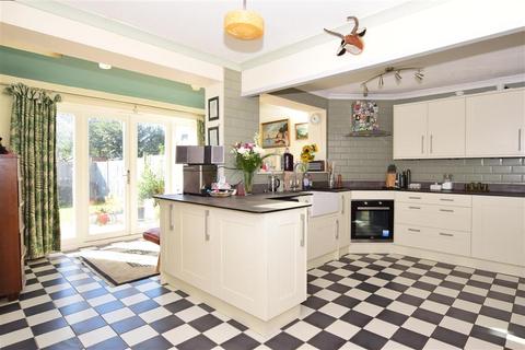 20 Rowan Close, Sturry, Canterbury, CT2 0JB
