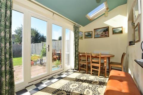 20 Rowan Close, Sturry, Canterbury, CT2 0JB