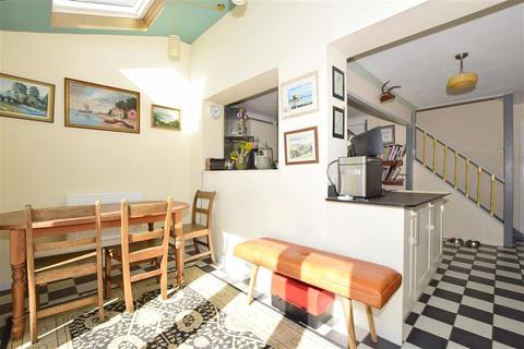 20 Rowan Close, Sturry, Canterbury, CT2 0JB