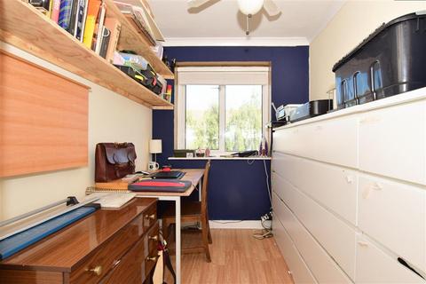 20 Rowan Close, Sturry, Canterbury, CT2 0JB