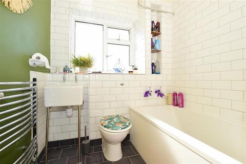 20 Rowan Close, Sturry, Canterbury, CT2 0JB