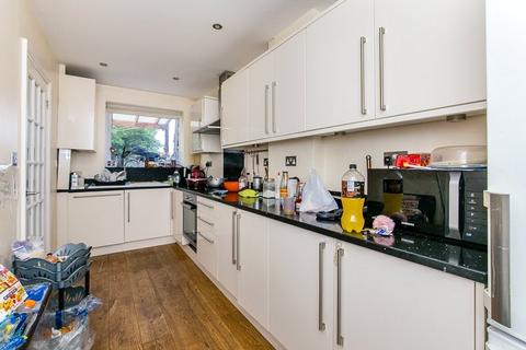 5 Castlands Road, London, SE6 4LN