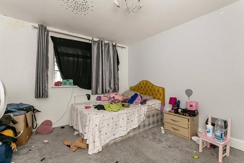 5 Castlands Road, London, SE6 4LN