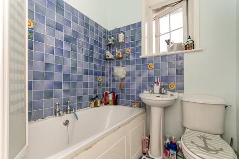 25 Moorside Road, Bromley, BR1 5EP