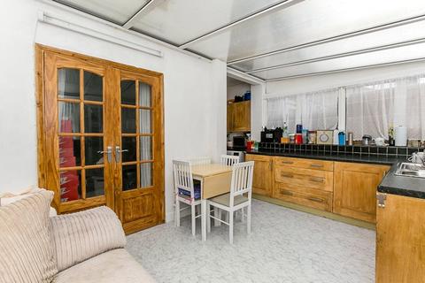 25 Moorside Road, Bromley, BR1 5EP