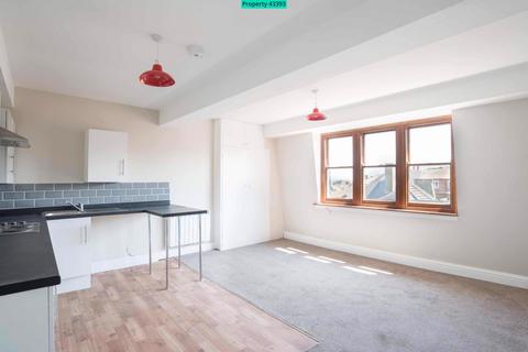 2 bedroom flat to rent, Flat 2, 7 Rendezvous Street, Folkestone, CT20 1EY