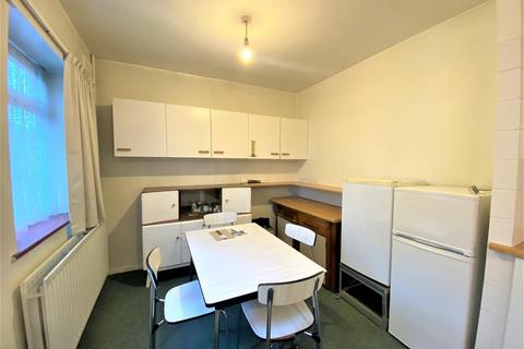 187 Ryefield Avenue, Uxbridge, UB10 9DB
