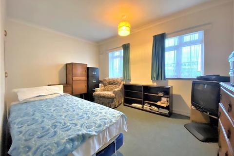 187 Ryefield Avenue, Uxbridge, UB10 9DB
